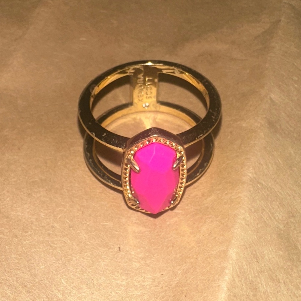 Kendra Scott hot pink and gold Ring
